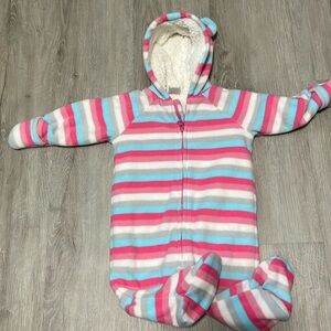 Old Navy girls bunting suit
